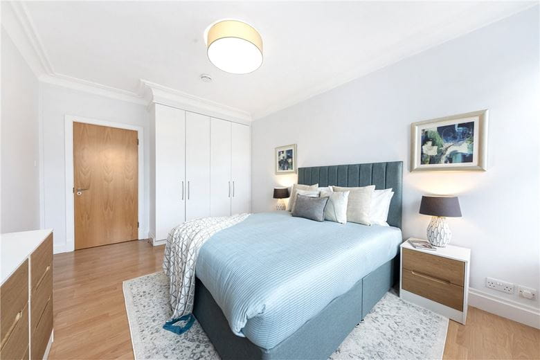 3 bedroom flat, Stafford Court, Kensington High Street W8 - Available