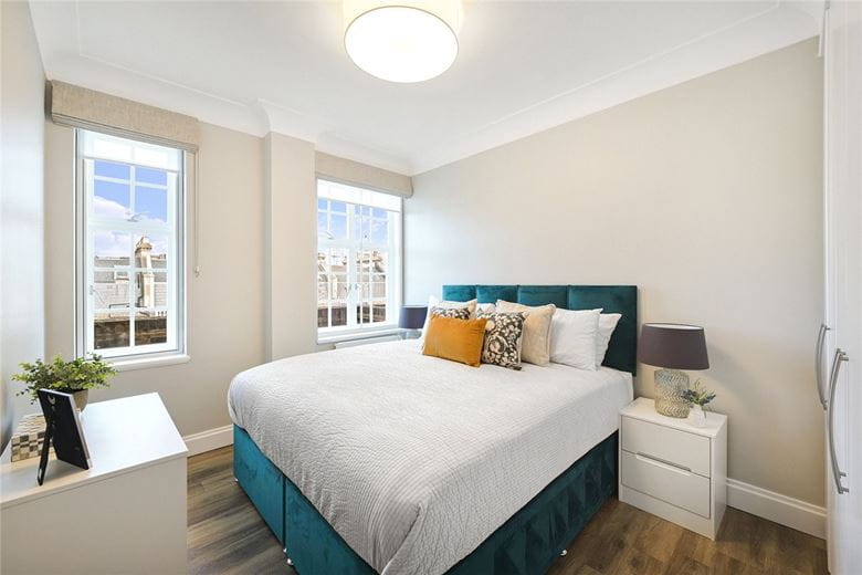 2 bedroom flat, Stafford Court, Kensington High Street W8 - Available