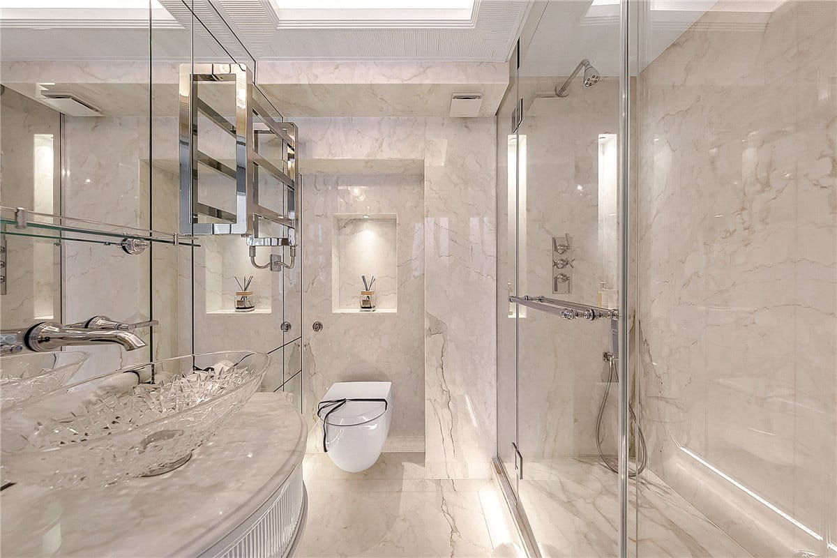 2 bedroom flat, Ennismore Gardens, Knightsbridge SW7 - Available