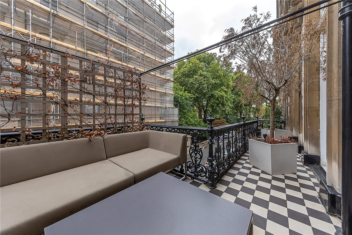 2 bedroom flat, Ennismore Gardens, Knightsbridge SW7 - Available