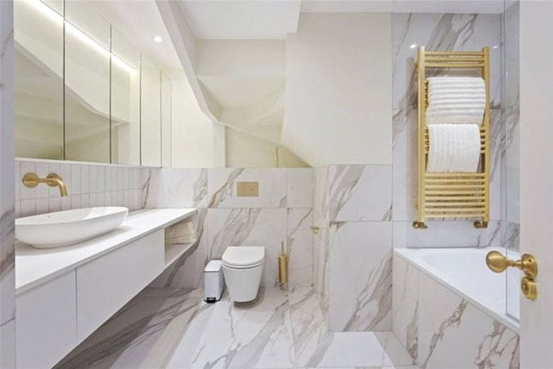 3 bedroom maisonette, Cornwall Gardens, South Kensington SW7 - Available