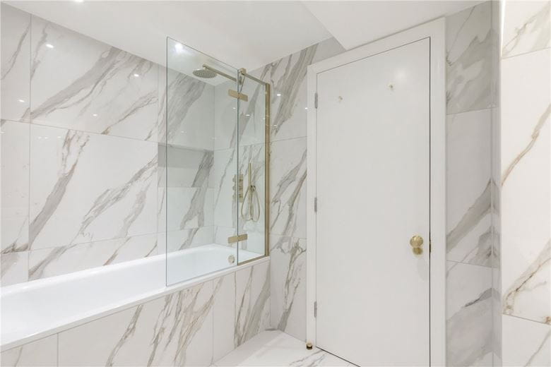 3 bedroom maisonette, Cornwall Gardens, South Kensington SW7 - Available