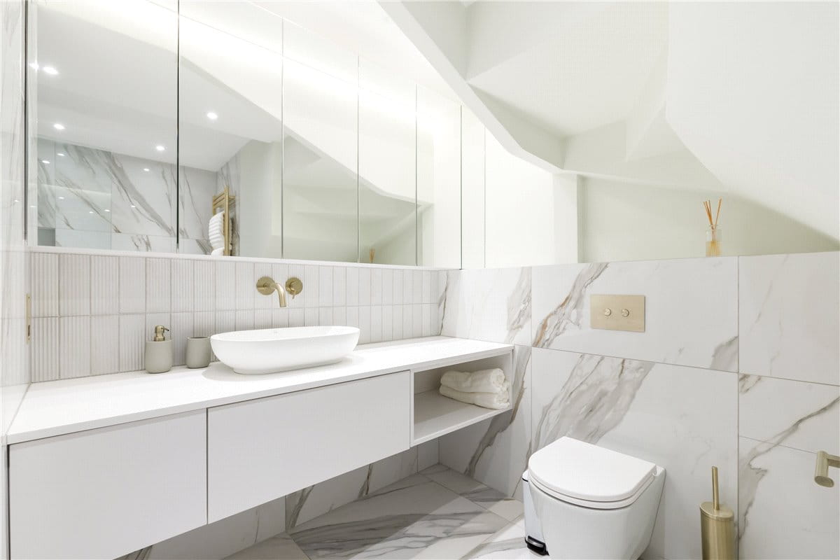 3 bedroom maisonette, Cornwall Gardens, South Kensington SW7 - Available