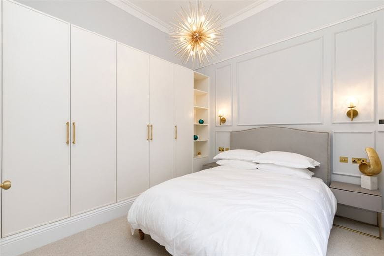 3 bedroom maisonette, Cornwall Gardens, South Kensington SW7 - Available