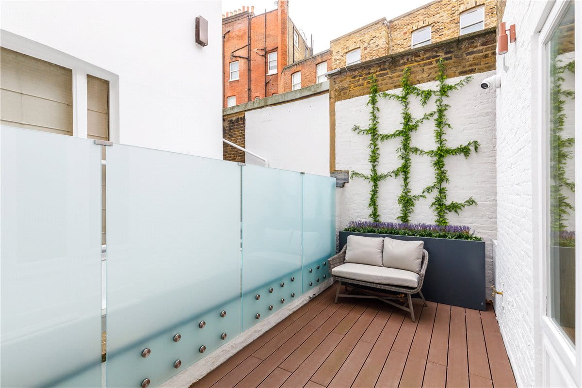 3 bedroom maisonette, Cornwall Gardens, South Kensington SW7 - Available