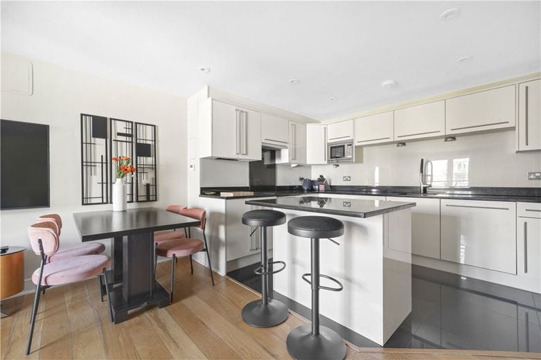 2 bedroom , Kensington Gardens Square, London W2 - Available