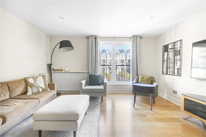 2 bedroom , Kensington Gardens Square, London W2 - Available