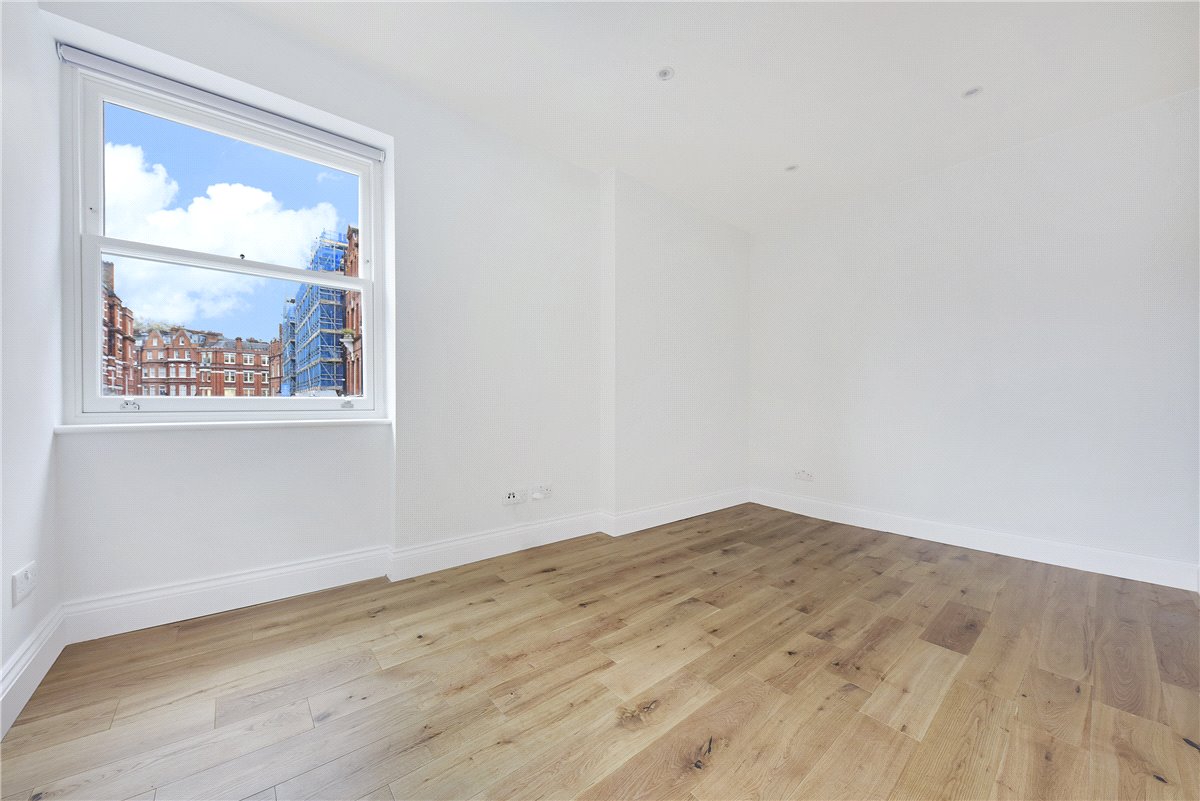 1 bedroom flat, 5 Egerton Terrace, Knightsbridge SW3 - Available
