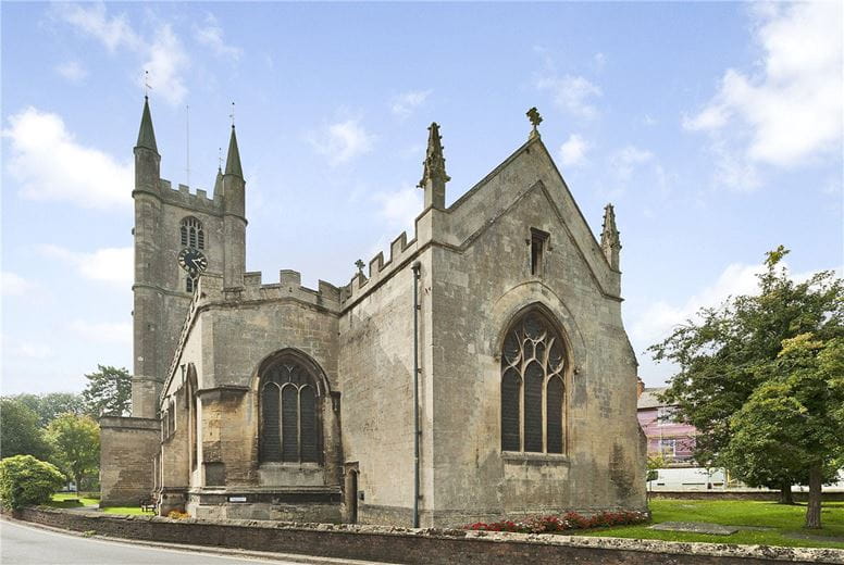 1 bedroom flat, High Street, Marlborough SN8 - Let Agreed