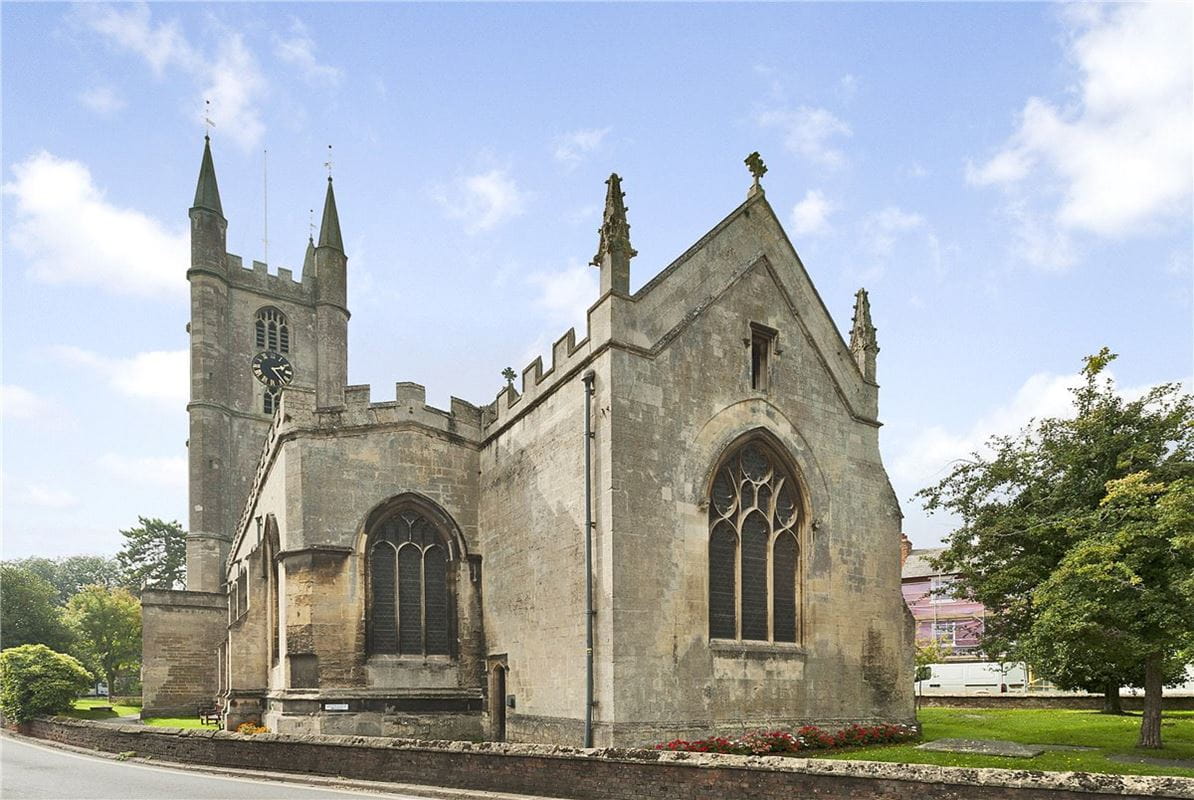 1 bedroom flat, High Street, Marlborough SN8 - Let Agreed