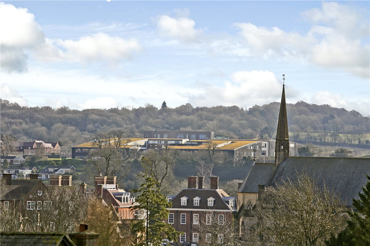 1 bedroom flat, High Street, Marlborough SN8 - Let Agreed