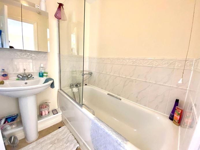 3 bedroom house, Smiths Close, Pewsey SN9 - Available