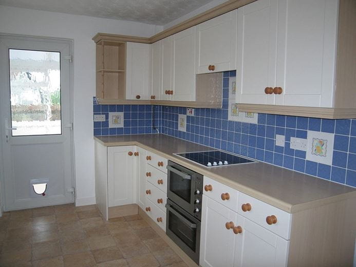 3 bedroom house, Squires Hill Close, Woodshaw SN4 - Let Agreed