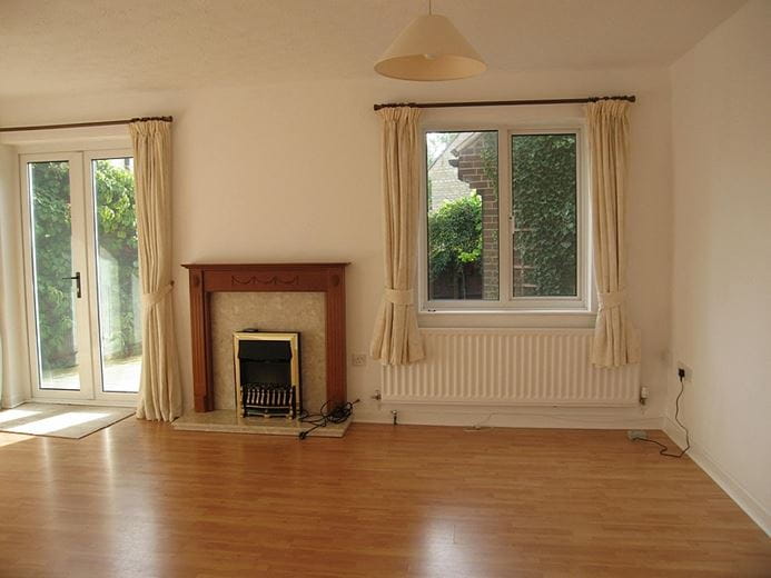 3 bedroom house, Squires Hill Close, Woodshaw SN4 - Let Agreed