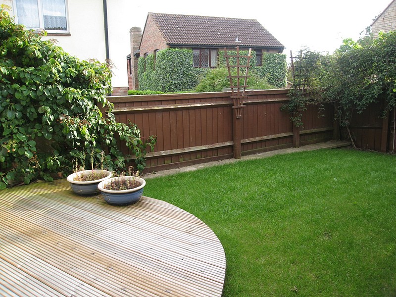 3 bedroom house, Squires Hill Close, Woodshaw SN4 - Let Agreed
