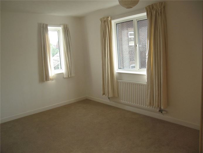 3 bedroom house, Squires Hill Close, Woodshaw SN4 - Let Agreed