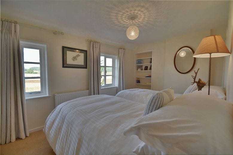 3 bedroom cottage, Harding Farm Cottages, Great Bedwyn SN8 - Let Agreed