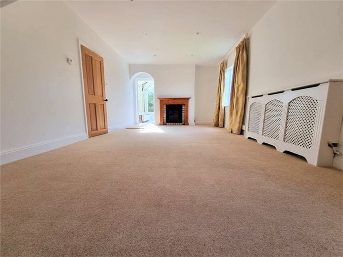 3 bedroom cottage, Harding Farm Cottages, Great Bedwyn SN8 - Available