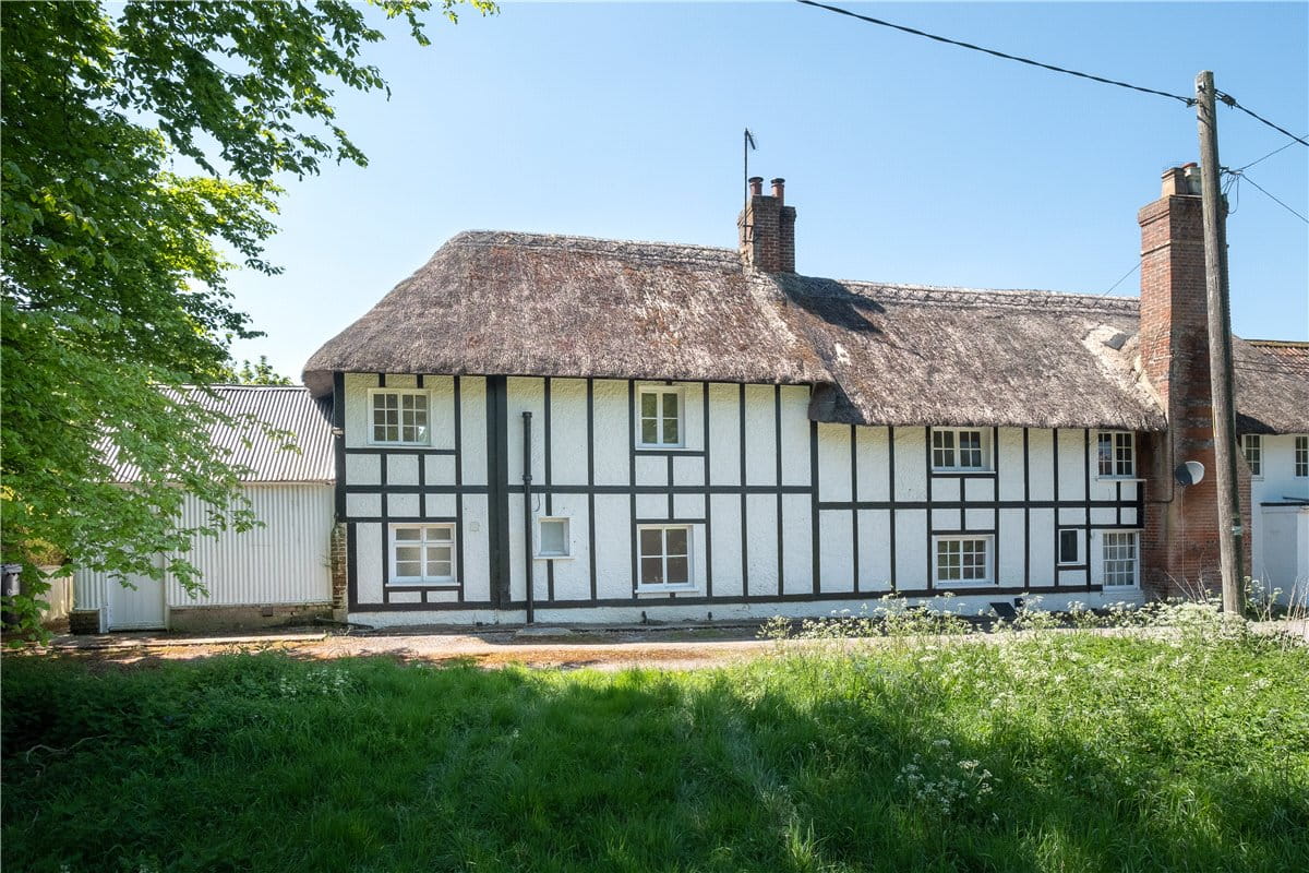 3 bedroom cottage, Church Road, Manningford Bruce SN9 - Available