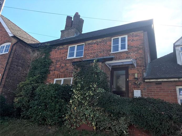 3 bedroom cottage, Easton Royal, Pewsey SN9 - Available