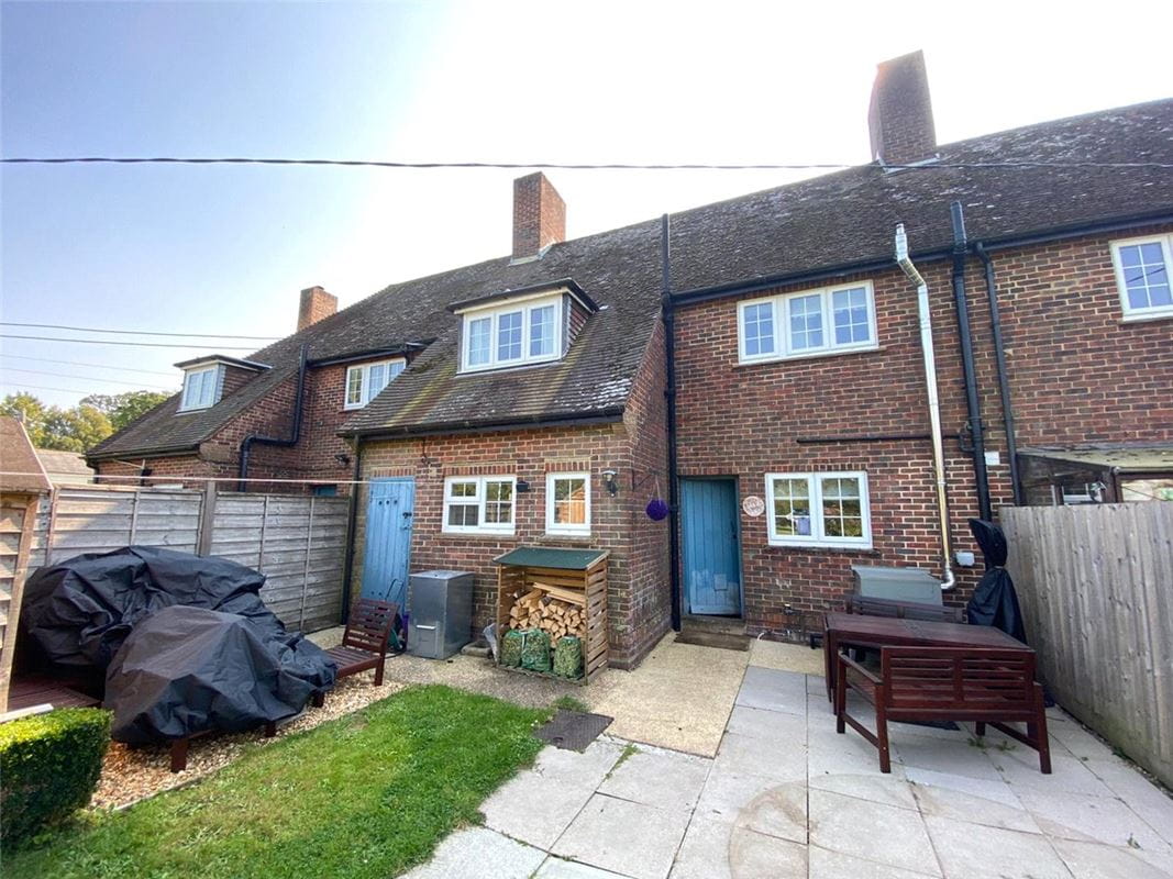 3 bedroom cottage, New Cottages, Redenham SP11 - Let Agreed