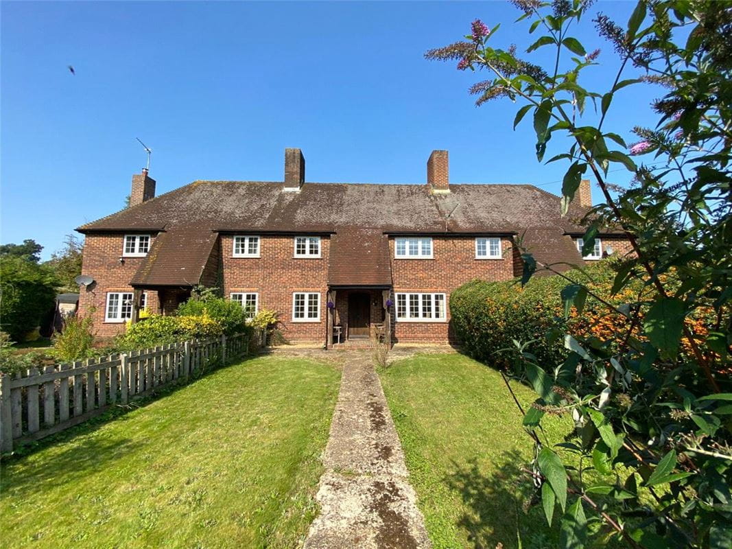 3 bedroom cottage, New Cottages, Redenham SP11 - Let Agreed