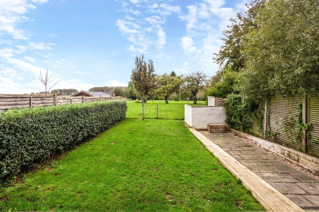 3 bedroom house, Pewsey Road, Rushall SN9