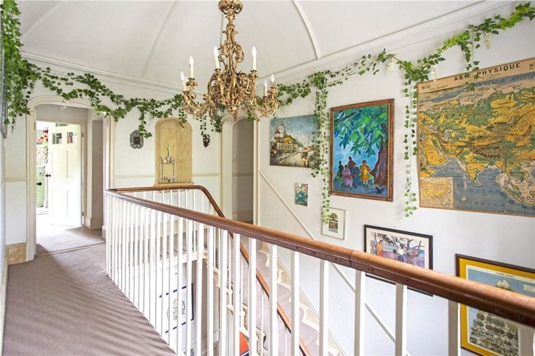 8 bedroom house, Castlefields, Calne SN11 - Available