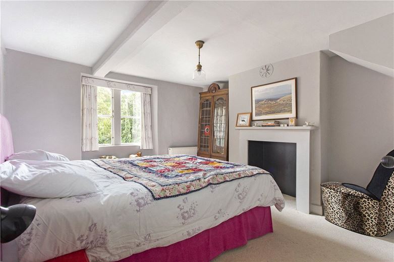 8 bedroom house, Castlefields, Calne SN11 - Available