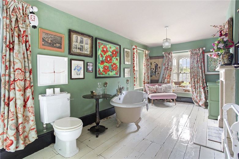 8 bedroom house, Castlefields, Calne SN11 - Available