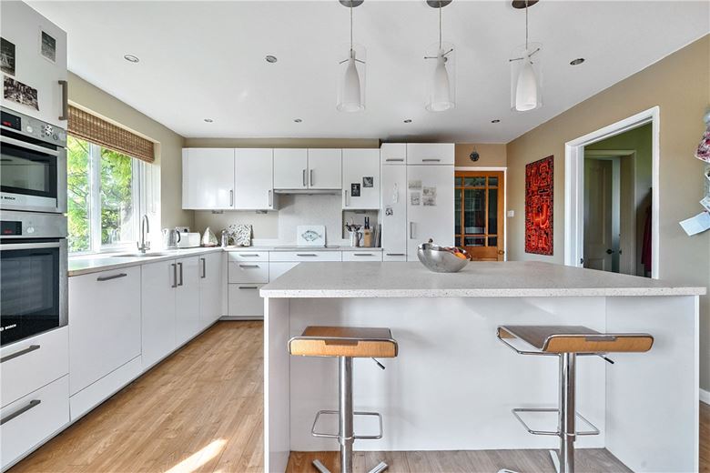 6 bedroom house, St. Martins, Marlborough SN8 - Available