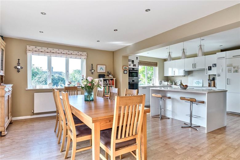 6 bedroom house, St. Martins, Marlborough SN8 - Available