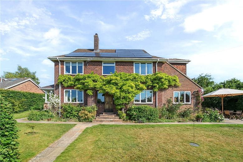 6 bedroom house, St. Martins, Marlborough SN8 - Available