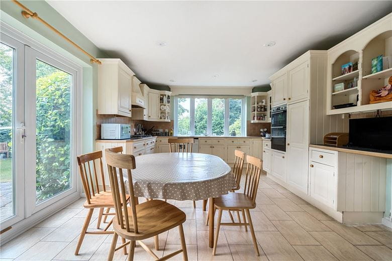4 bedroom house, Back Lane, Marlborough SN8 - Available