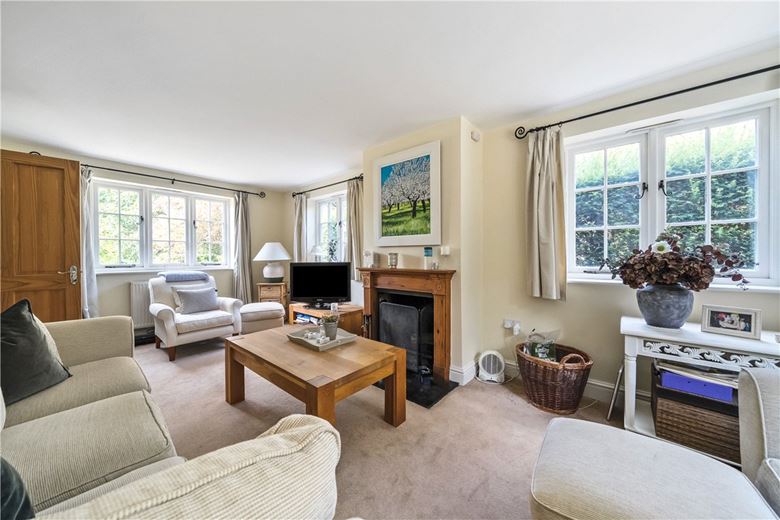 3 bedroom house, East Kennett, Marlborough SN8 - Available