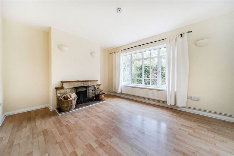 2 bedroom bungalow, Aldbourne Road, Baydon SN8 - Available