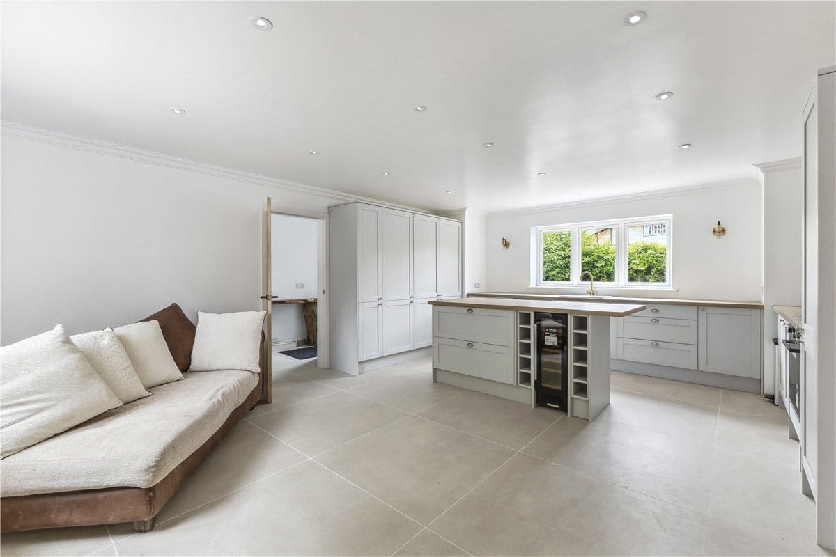 4 bedroom house, High Street, Burbage SN8 - Let Agreed