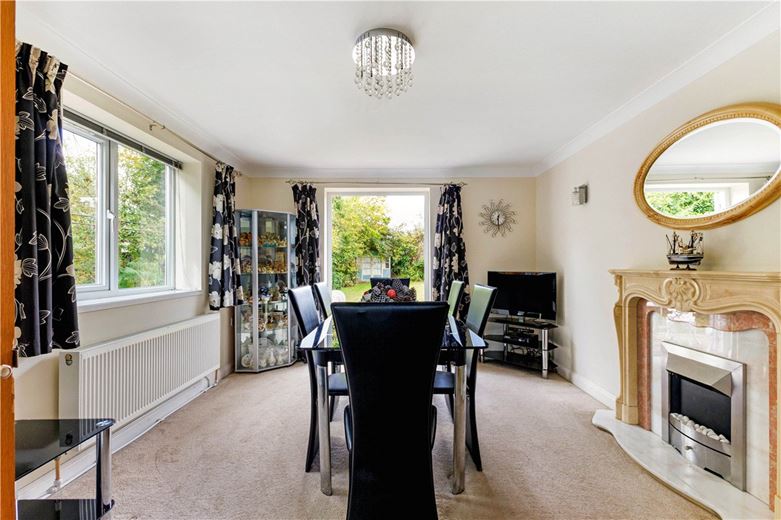 3 bedroom house, Eastsands, Burbage SN8 - Available