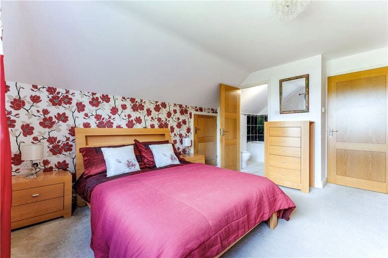 3 bedroom house, Eastsands, Burbage SN8 - Available