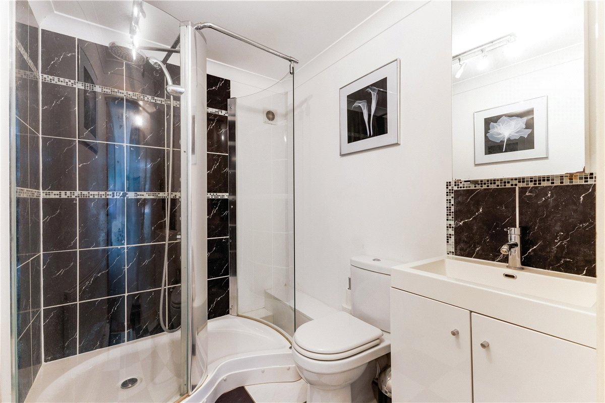 3 bedroom house, Eastsands, Burbage SN8 - Available