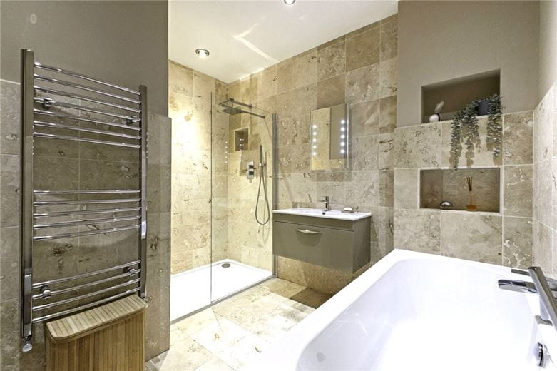 4 bedroom house, High Street, Manton SN8 - Available