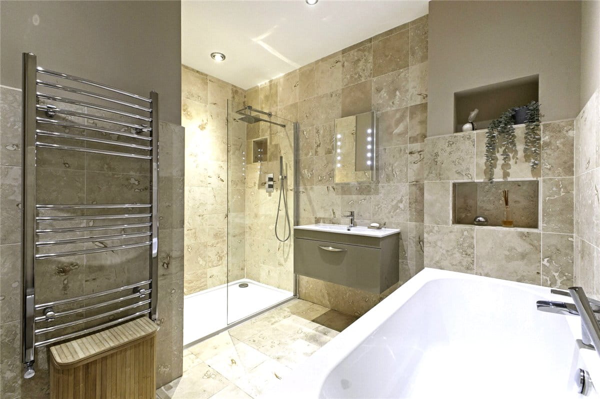 4 bedroom house, High Street, Manton SN8 - Available