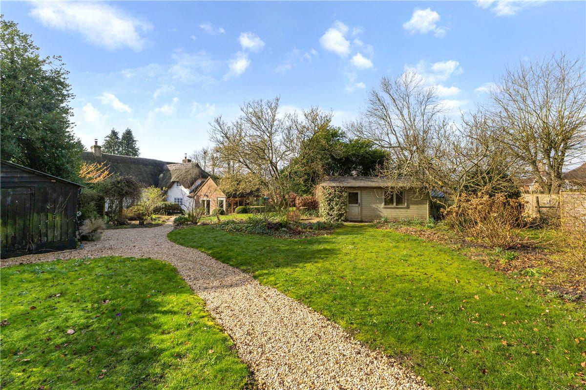 4 bedroom house, Easton Royal, Pewsey SN9 - Available