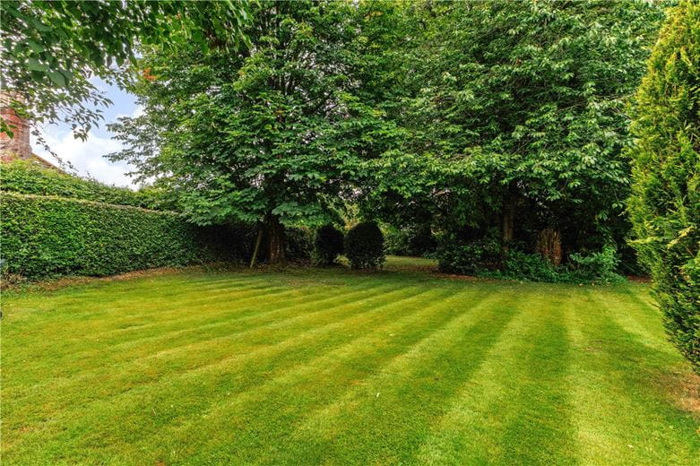 6 bedroom house, Hyde Lane, Marlborough SN8 - Available