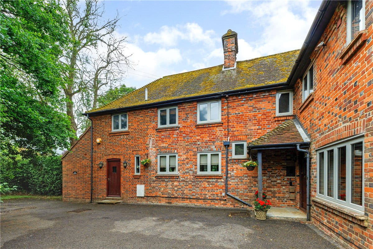 6 bedroom house, Hyde Lane, Marlborough SN8 - Available