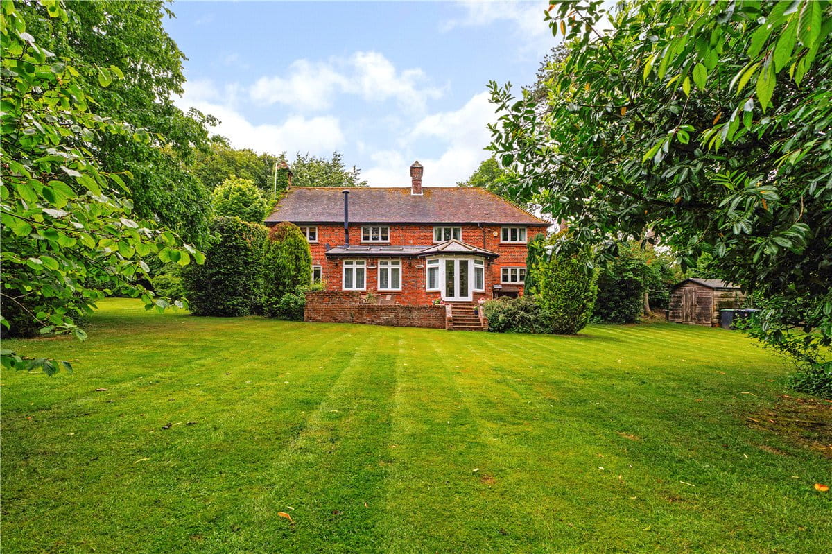 6 bedroom house, Hyde Lane, Marlborough SN8 - Available