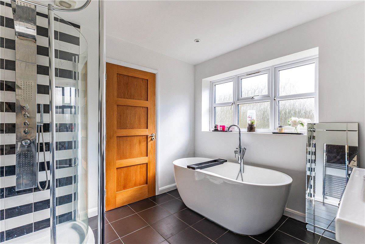 5 bedroom house, Fortunes Field, Broad Hinton SN4 - Sold STC