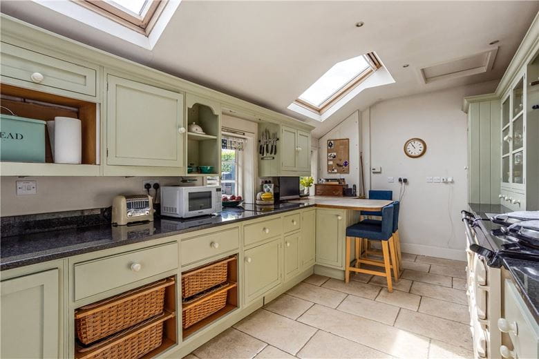 4 bedroom house, The Laurels, Honeystreet SN9 - Available