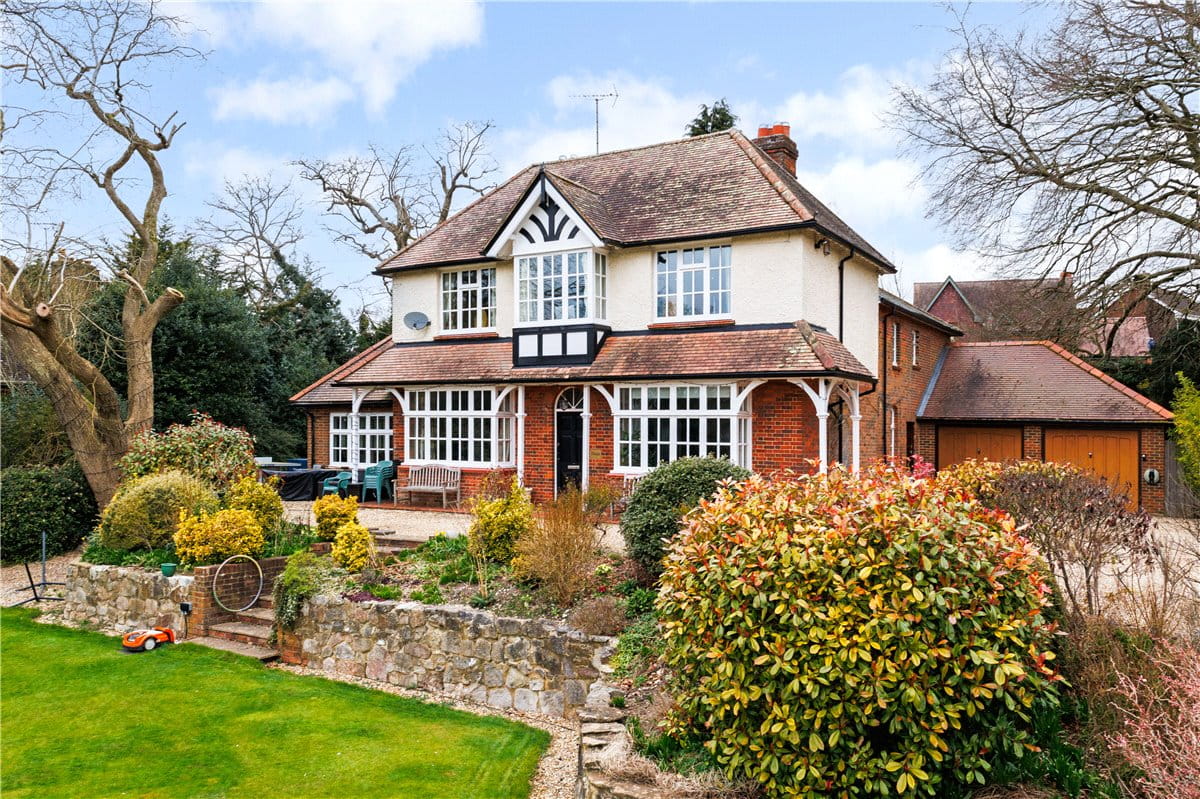 5 bedroom house, Bath Road, Marlborough SN8 - Available