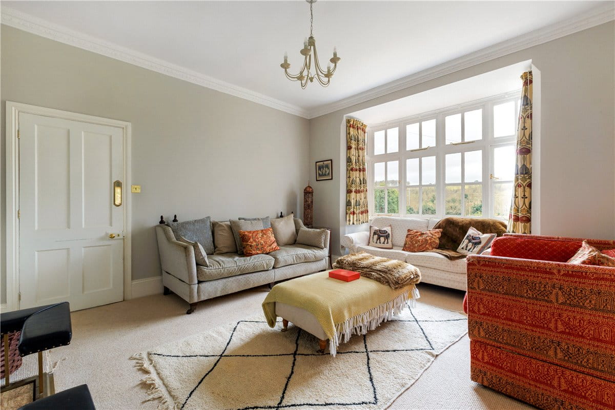 5 bedroom house, Bath Road, Marlborough SN8 - Available